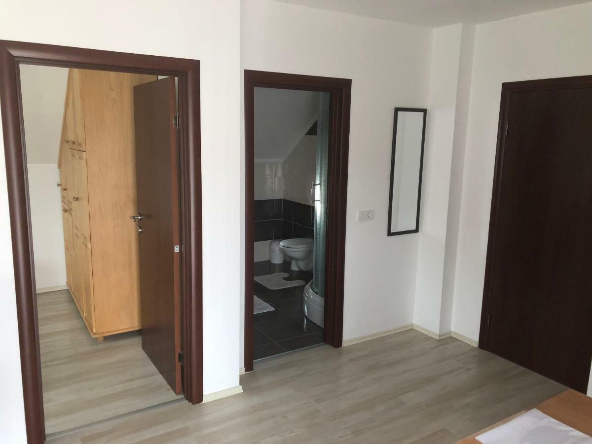 Apartment & Rooms Thomas Korenica Luaran gambar